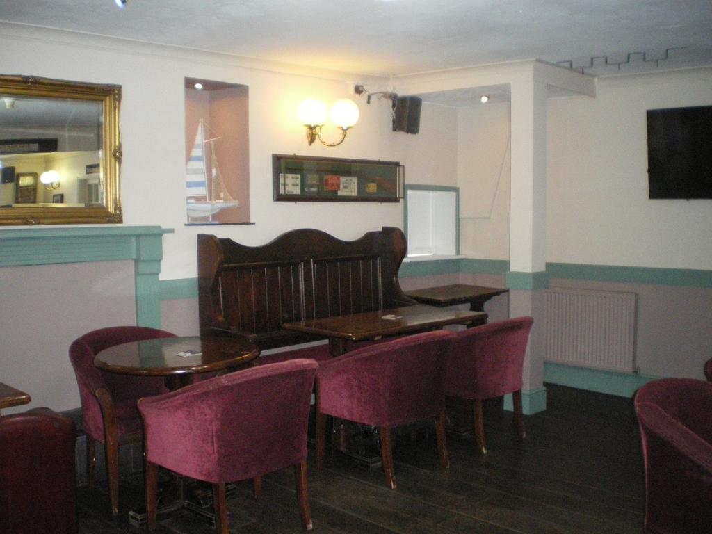 Crown Hotel Pwllheli Ngoại thất bức ảnh